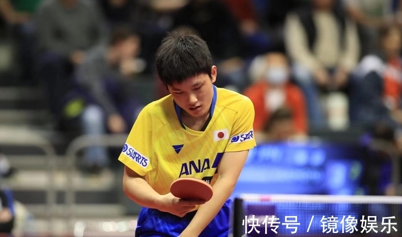 起冠军奖杯 起冠军奖杯