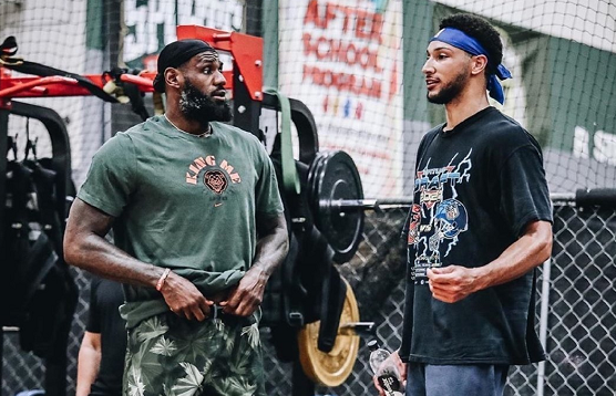 角方向轻划 角方向轻划